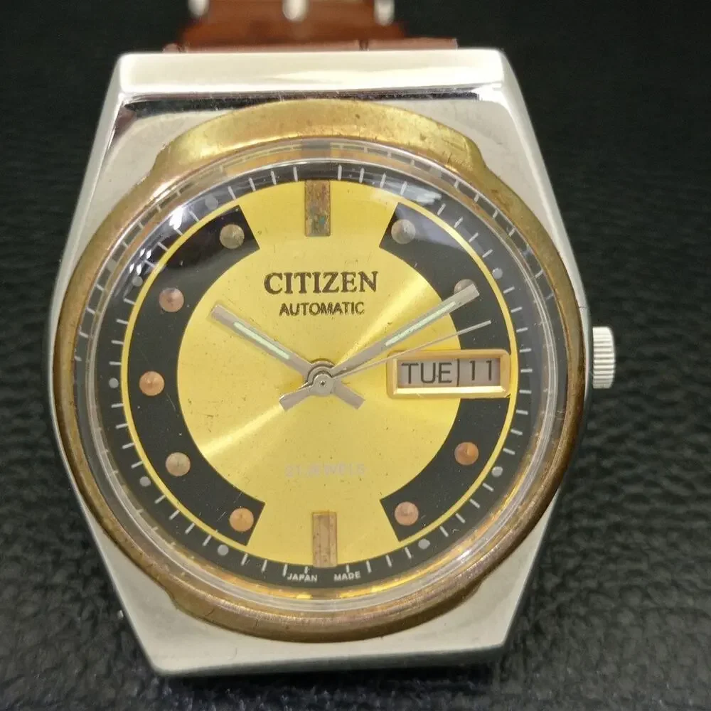 Vintage 1974 Citizen Automatic Mens Silver Watch W/daydate & Gold accents